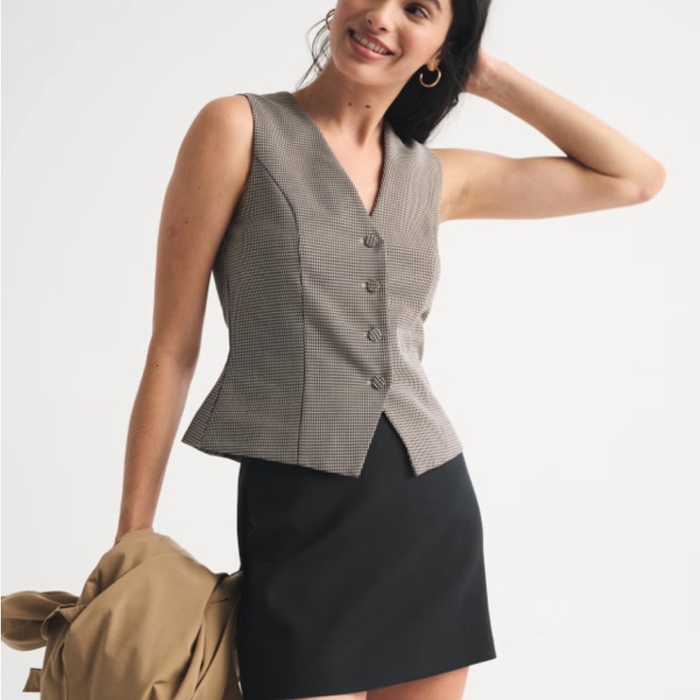Abercrombie & Fitch Scarlett Mini Skort